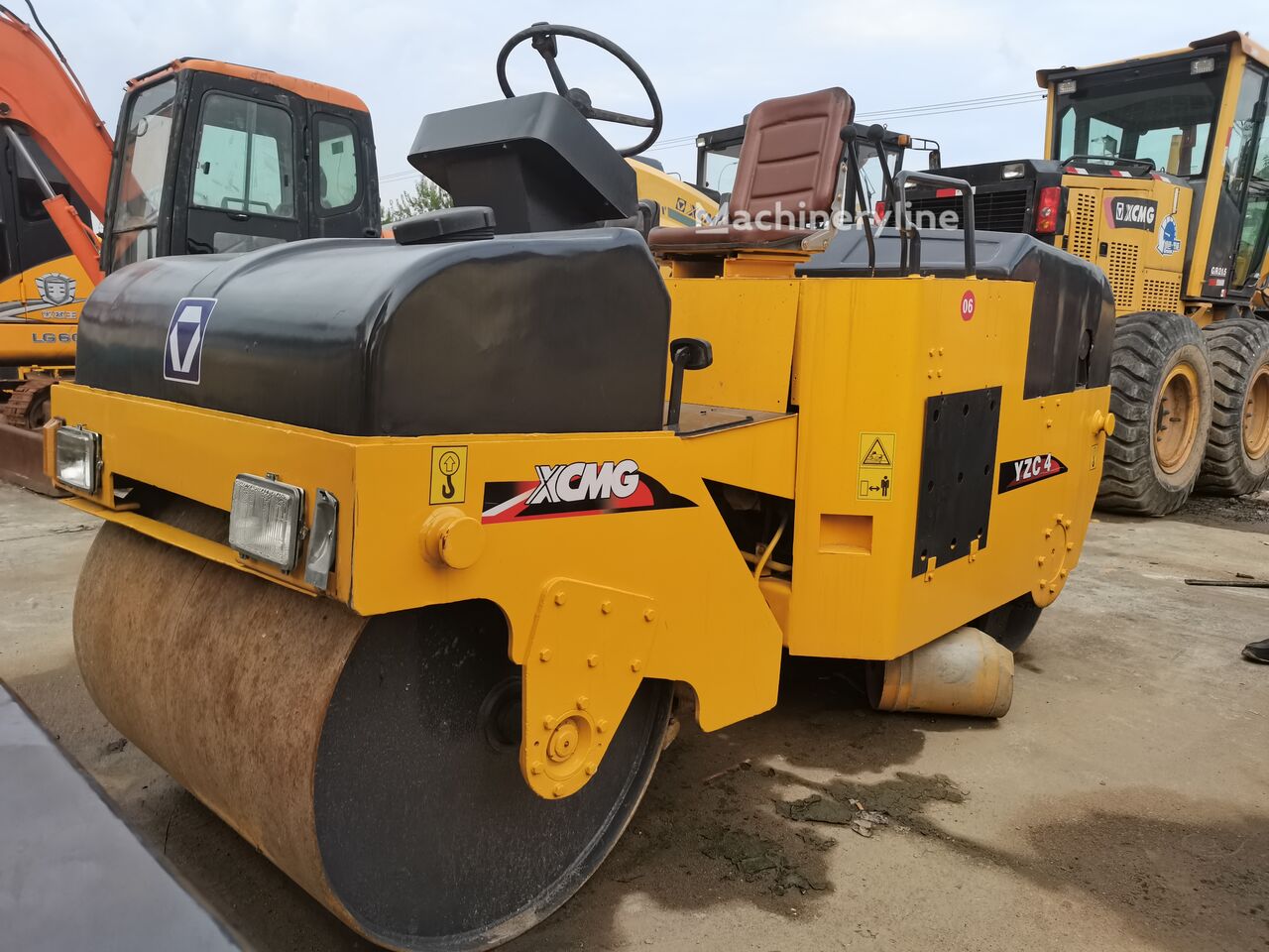Тротуарный каток XCMG YZC4 - Machineryline