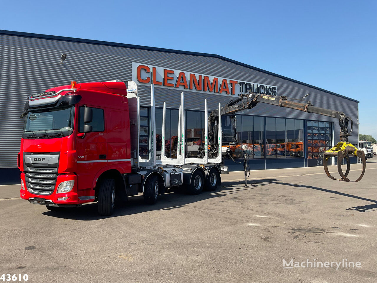 DAF FAD XF 530 8x4 Holzkran mobile crane