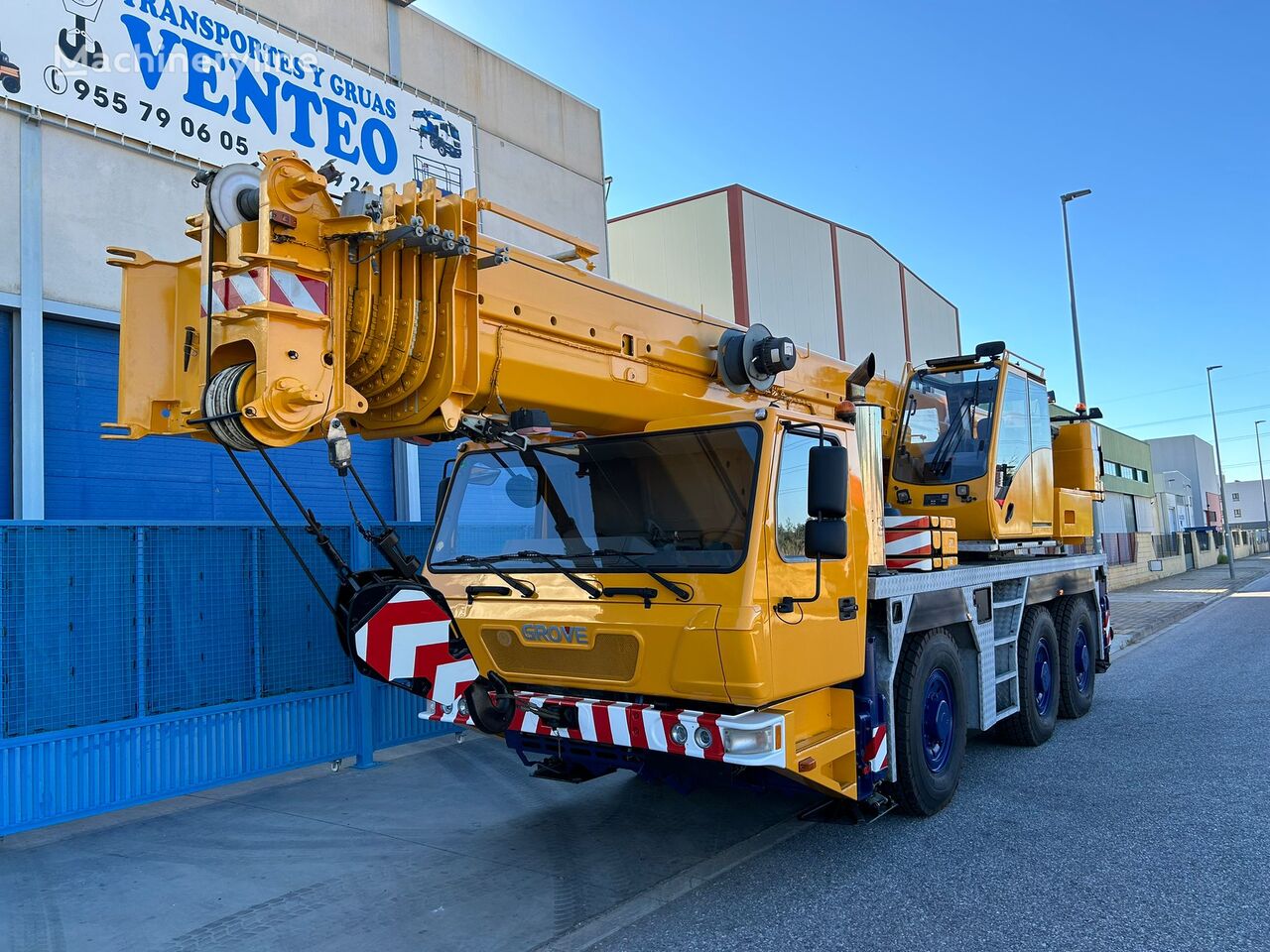 Grove GMK 3055 mobile crane