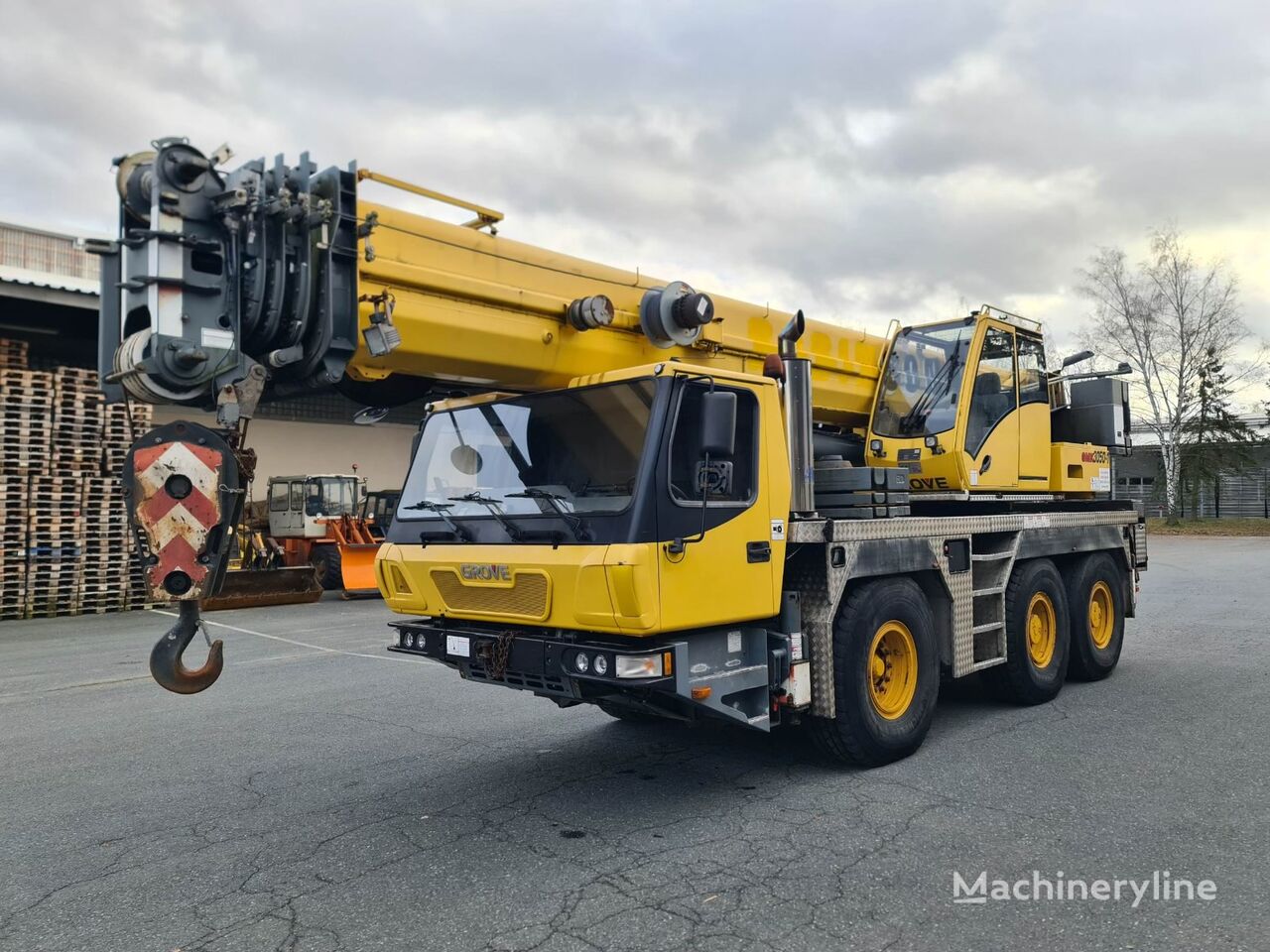 Grove GMK3050-1 mobile crane