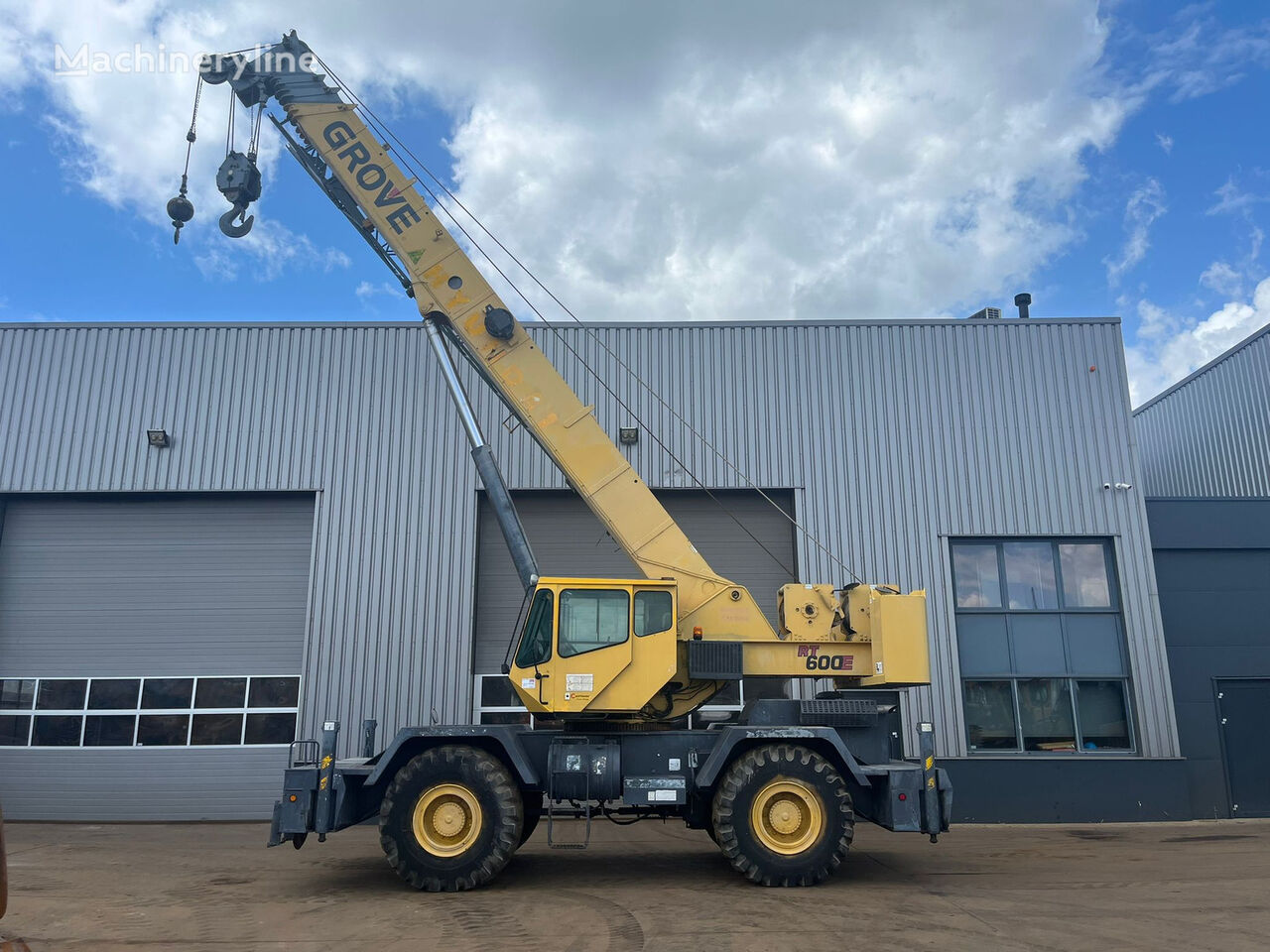 Grove RT600E mobile crane