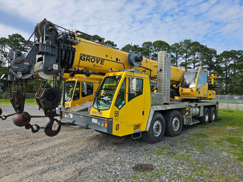 Grove TMS9000E mobile crane