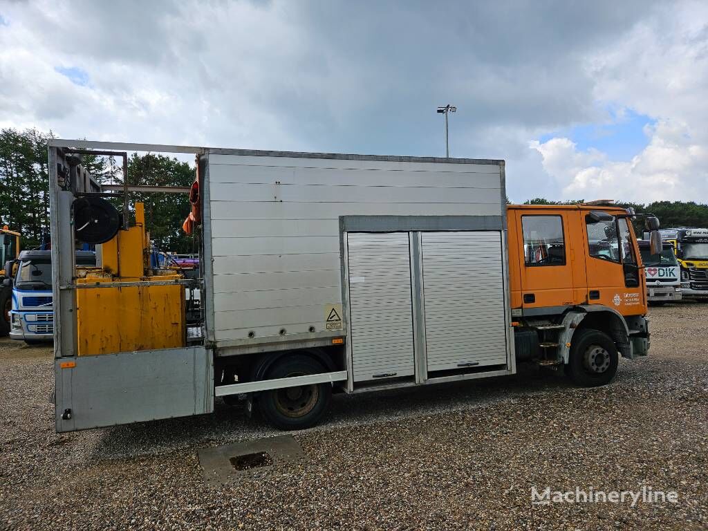 IVECO 120 // HMF 152-T2 // heatedcontainer mobile crane