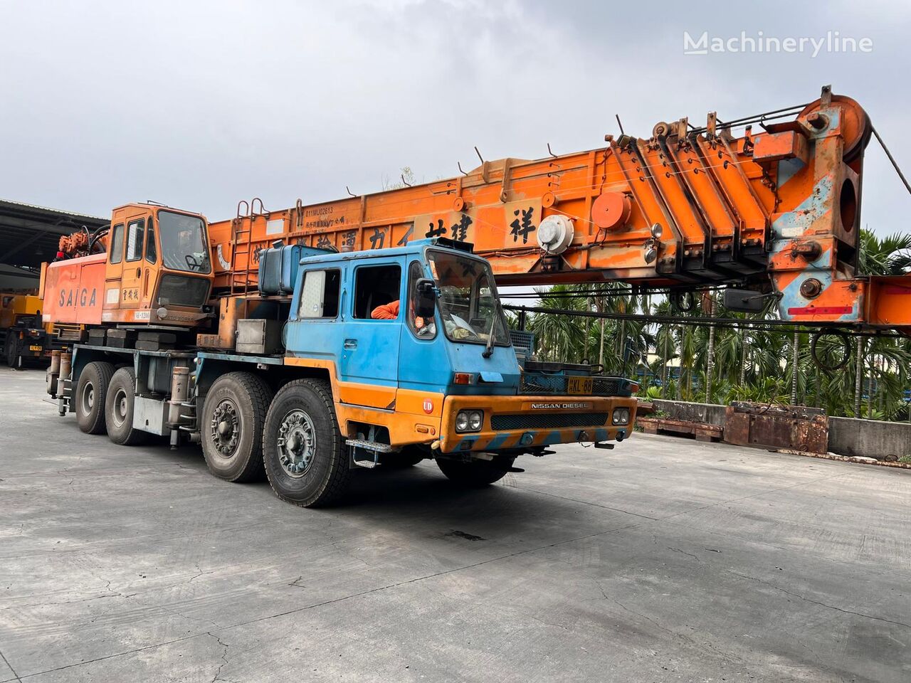 Kato NK1000 mobile crane