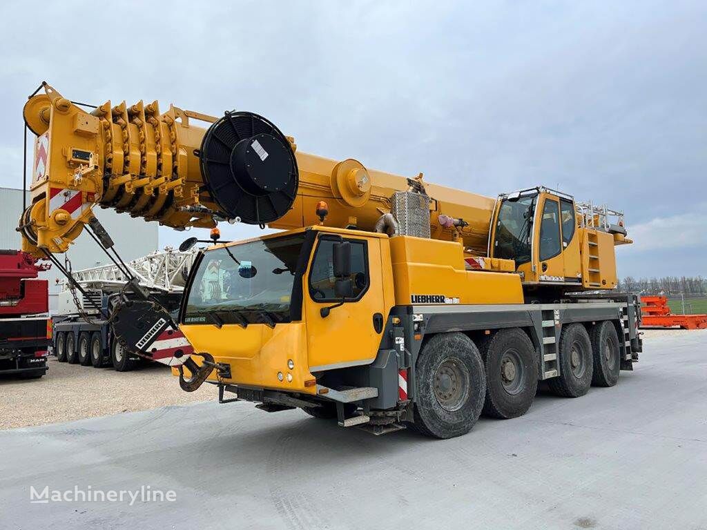 Liebherr LTM 1090-4.1 移動式クレーン