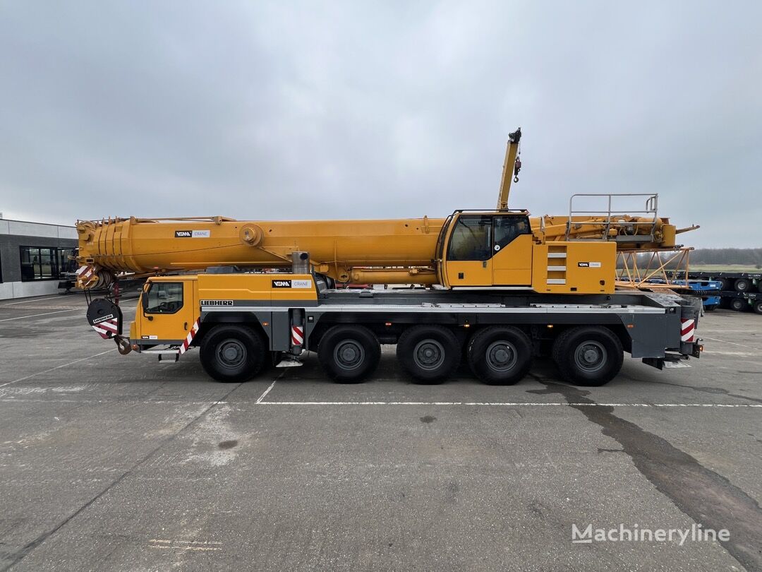 Liebherr LTM1220/1 移動式クレーン