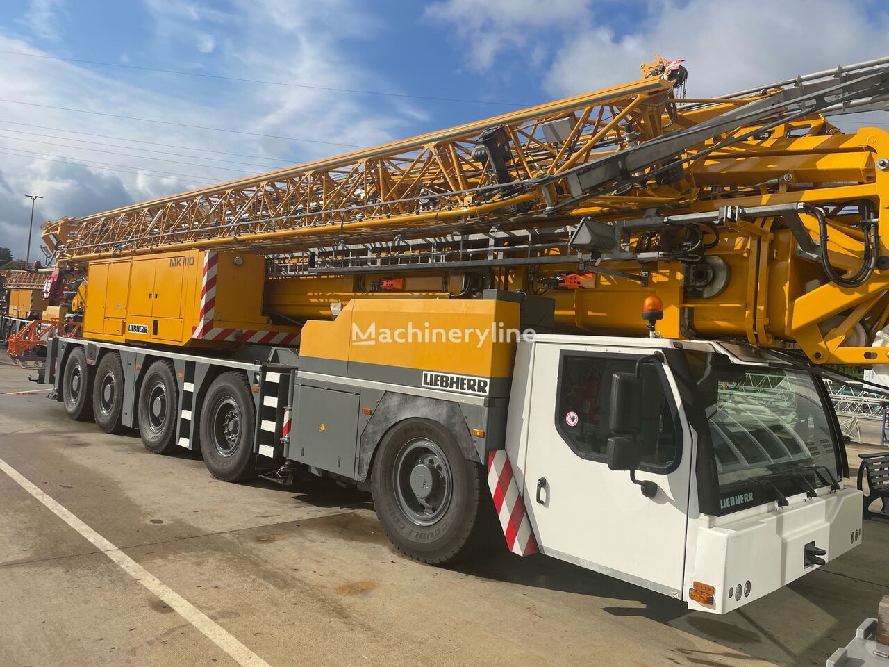 شاحنة رافعة Liebherr MK 110