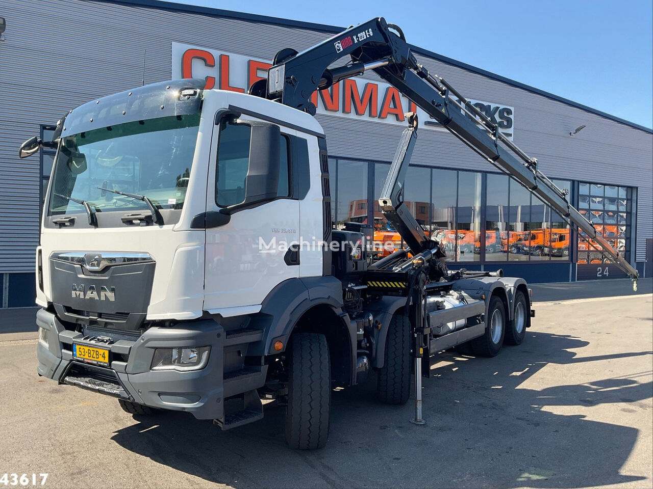 MAN TGS 32.470 8x4 Euro 6 Hiab 22 Tonmeter laadkraan Just 68.765 Km! mobile crane