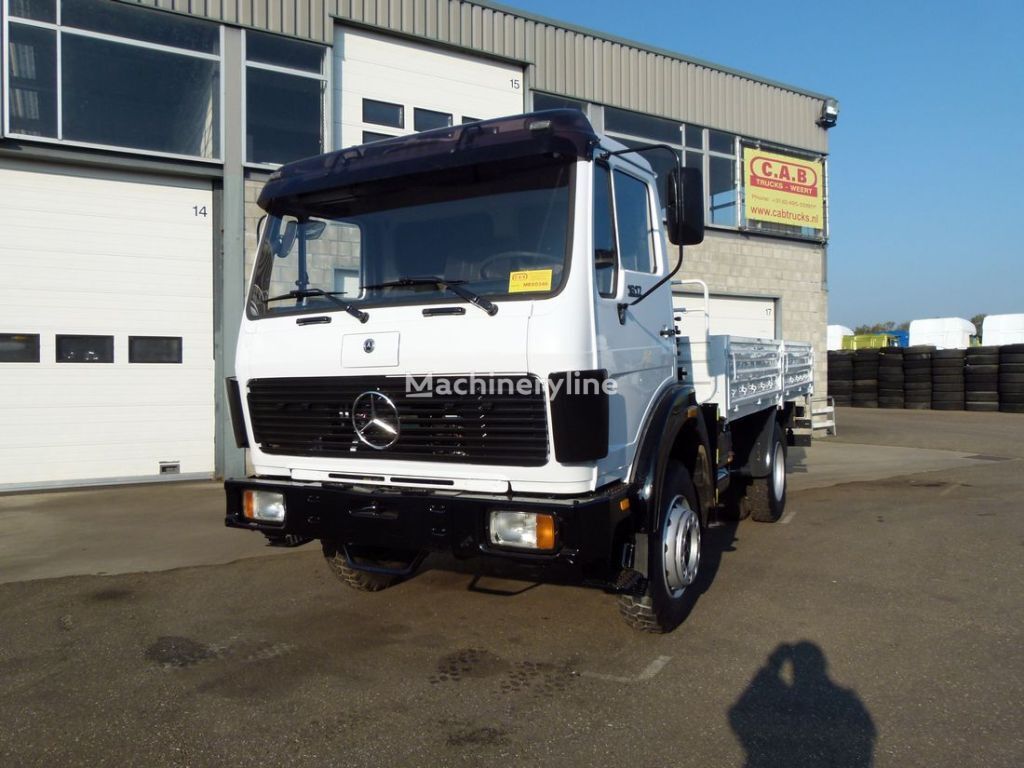 Mercedes-Benz 1017 A/4x4 with crane grúa móvil