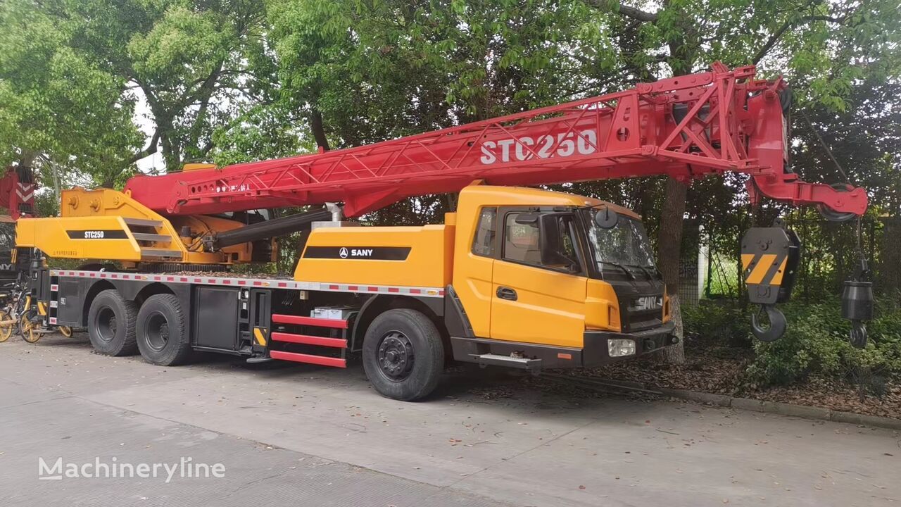 Sany STC250H mobile crane