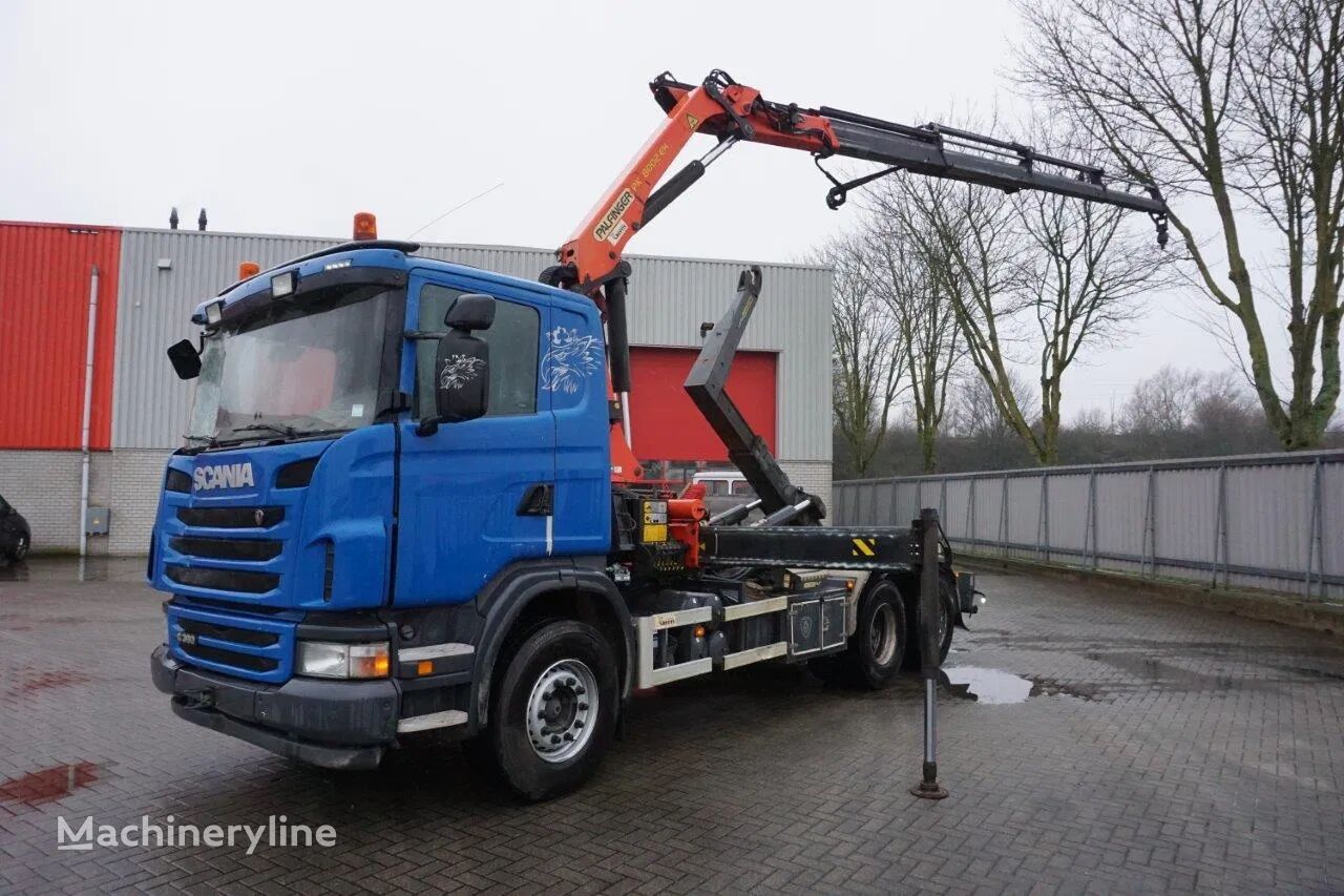 grua móvel Scania G360 / ENGINE RUNNING / FULL STEEL / HOOK+CRANE PALFINGER PK1800 acidentados