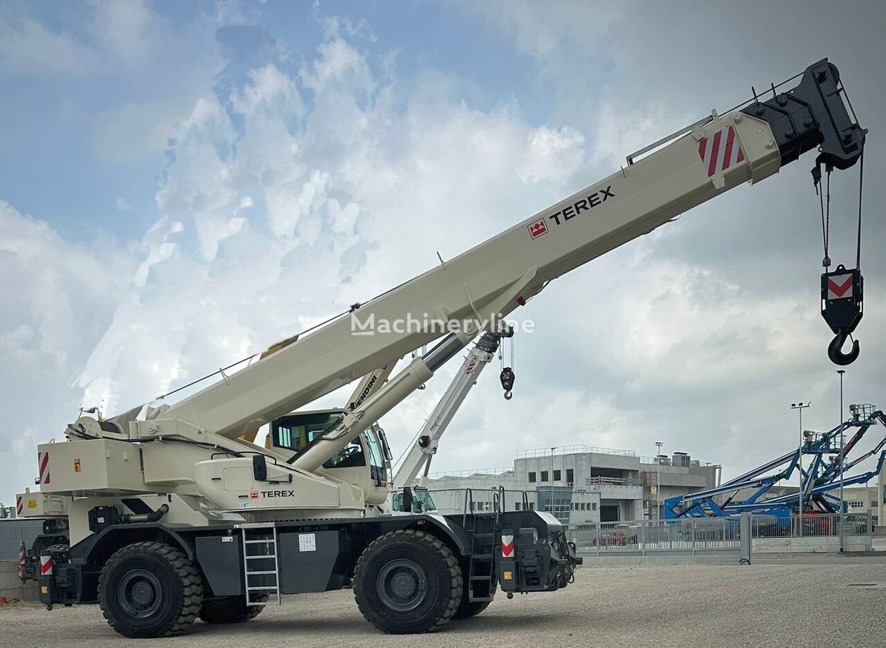 이동형 크레인 Terex QUADSTAR 1075