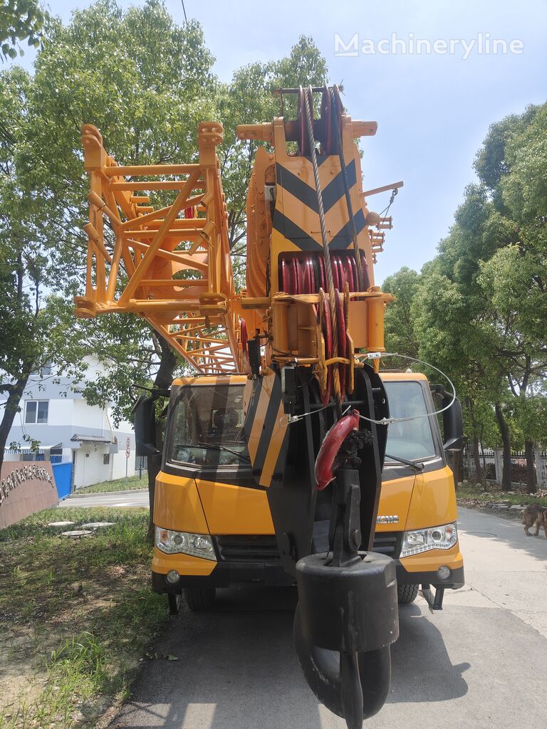 XCMG QY70KC USED 70T CRANR IN SHANGHAI mobile crane