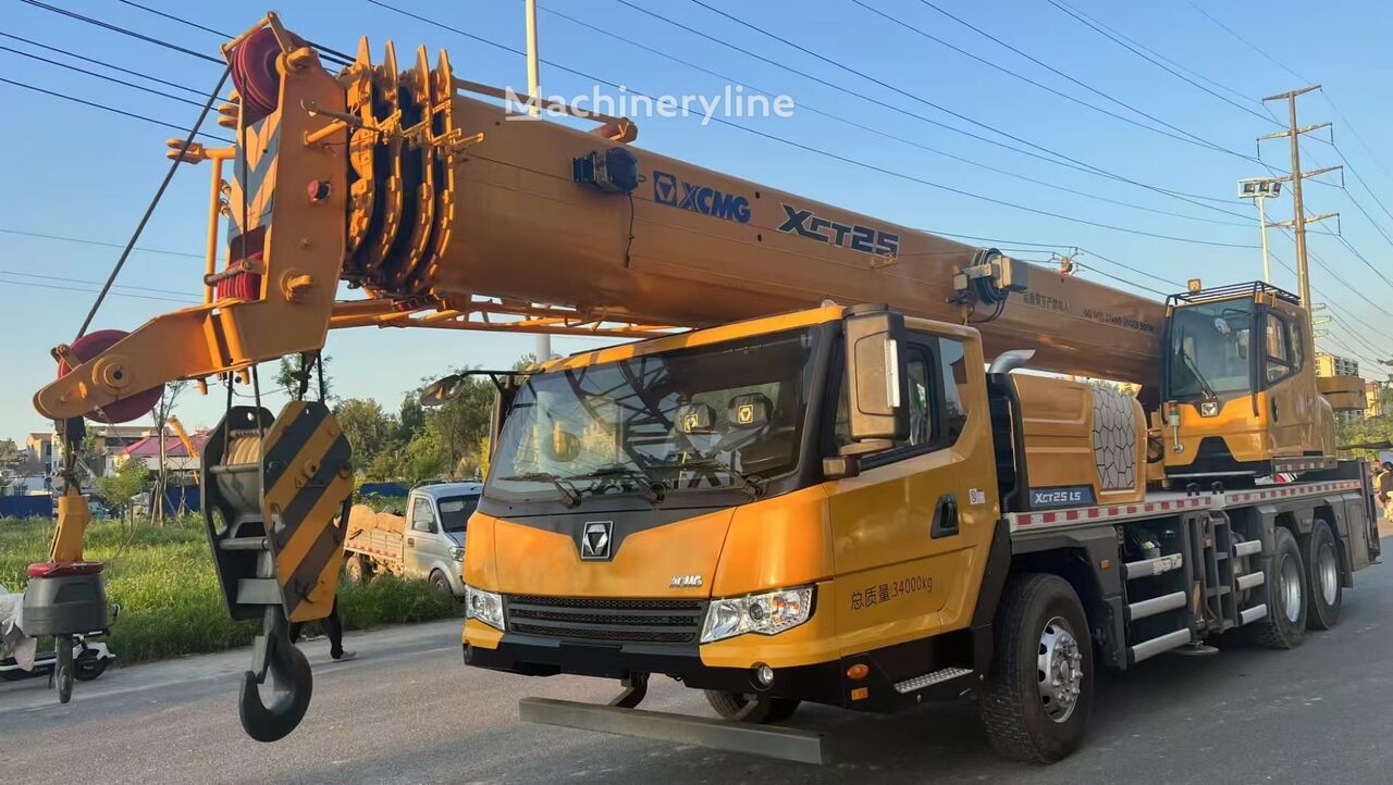 XCMG XCT25L5 mobile crane for sale | Machineryline CA XCMG XCT25L5 mobile crane - Machineryline