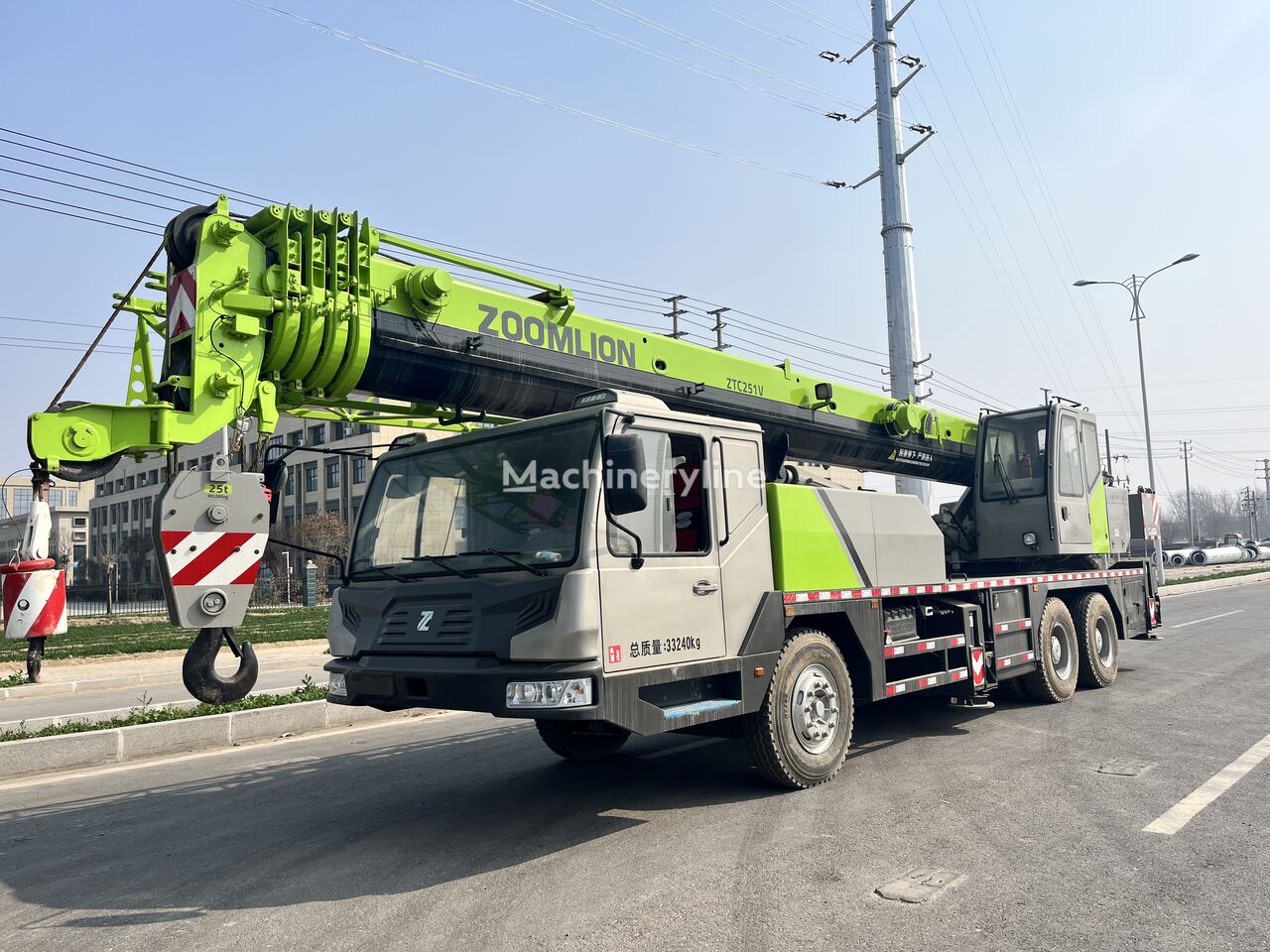 żuraw samojezdny Zoomlion 25T ZTC251V truck crane sany xcmg 30t 50t 70t 80t 100t crawler m