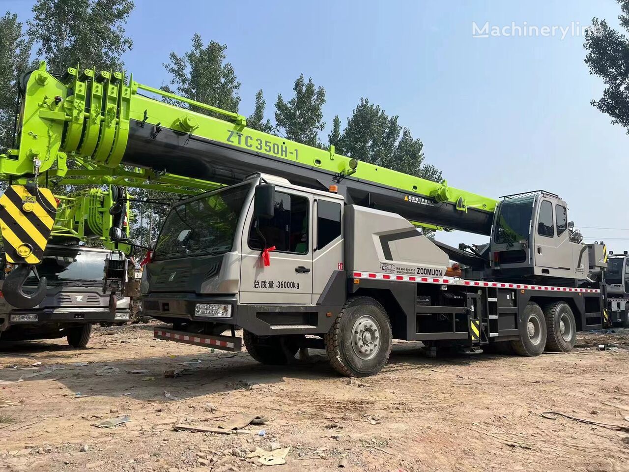 cần cẩu di động Zoomlion 35 Ton ZTC350 Mobile Crane