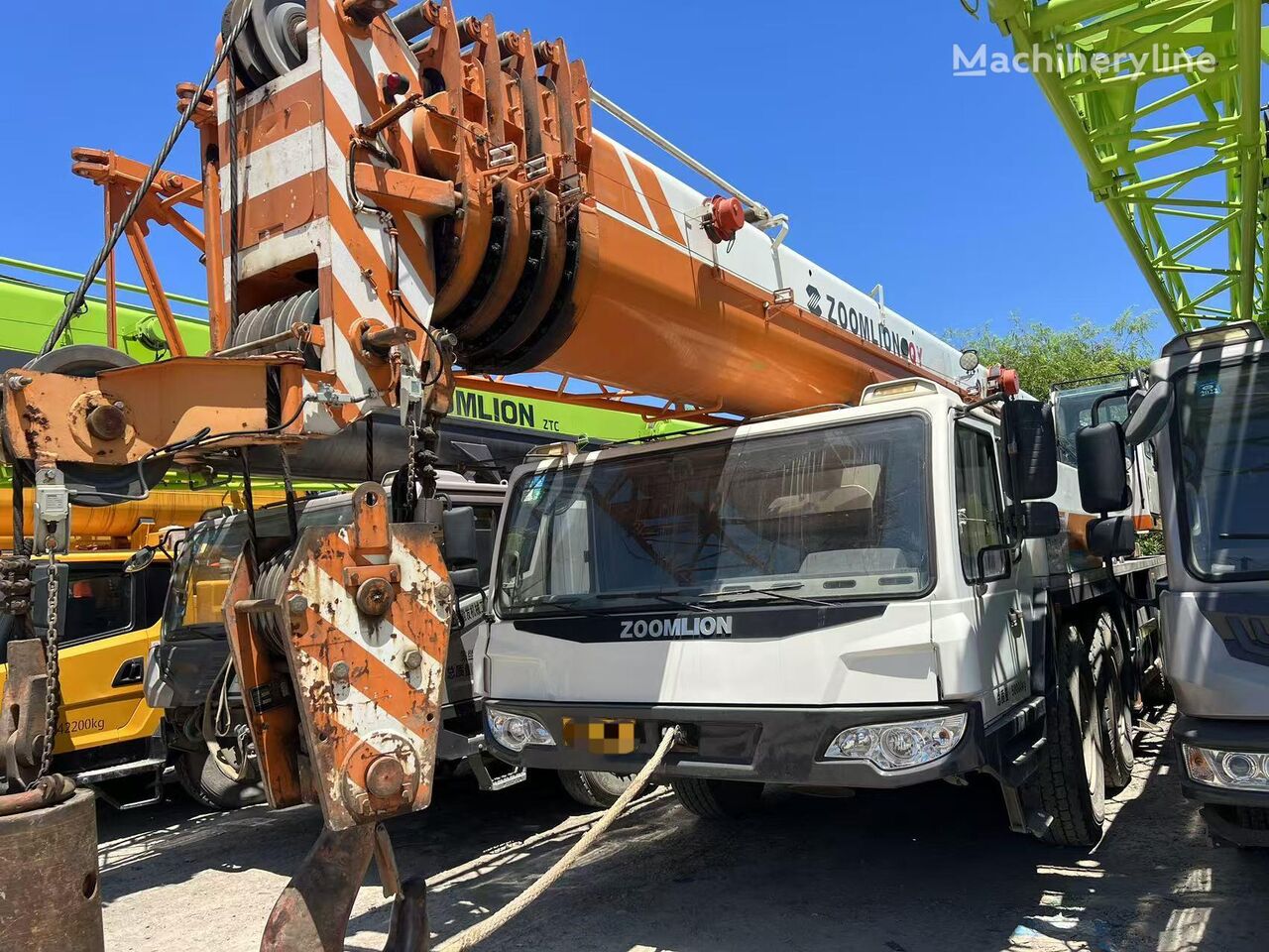 Zoomlion Urgent sale 80ton ZTC800V5 high quality low price ZTC700 mobile crane