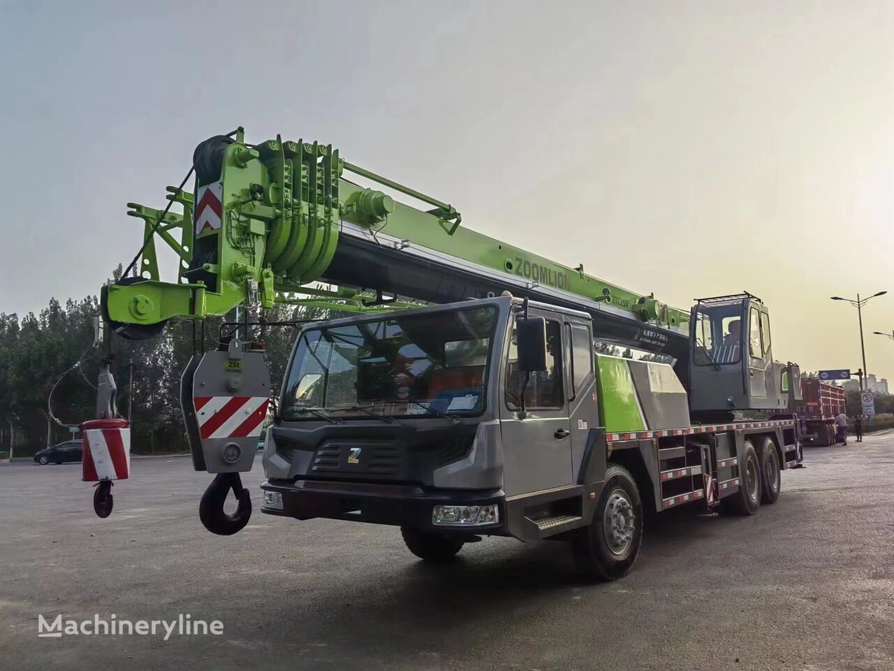 Zoomlion ZTC251V mobile crane