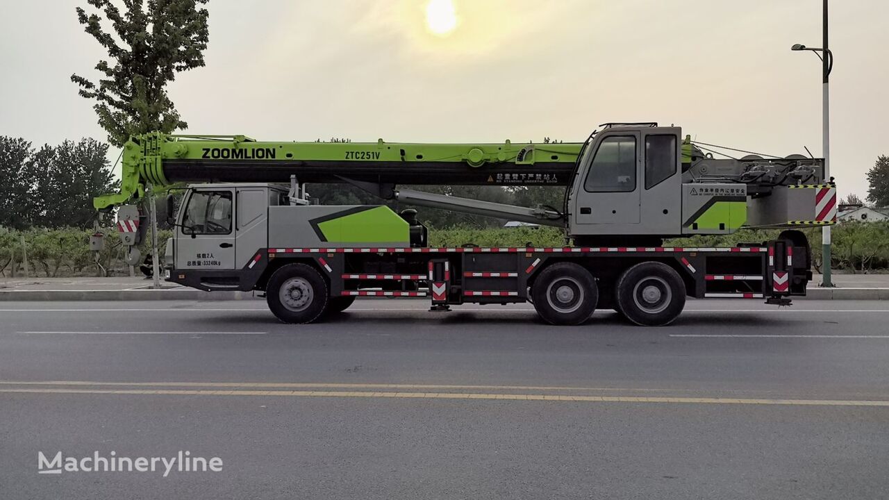 Zoomlion ZTC251V ZTC350 ZTV500 ZTC750 mobile crane