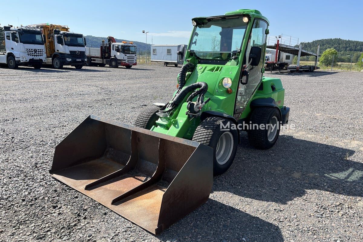 Chargeuse multifonctionnelle Avant 750 à vendre | Machineryline CM Chargeuse multifonctionnelle Avant 750 - Machineryline