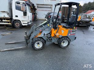 Giant D204SW hjullaster m/ skuffe og pallegafler cargadora multifuncional