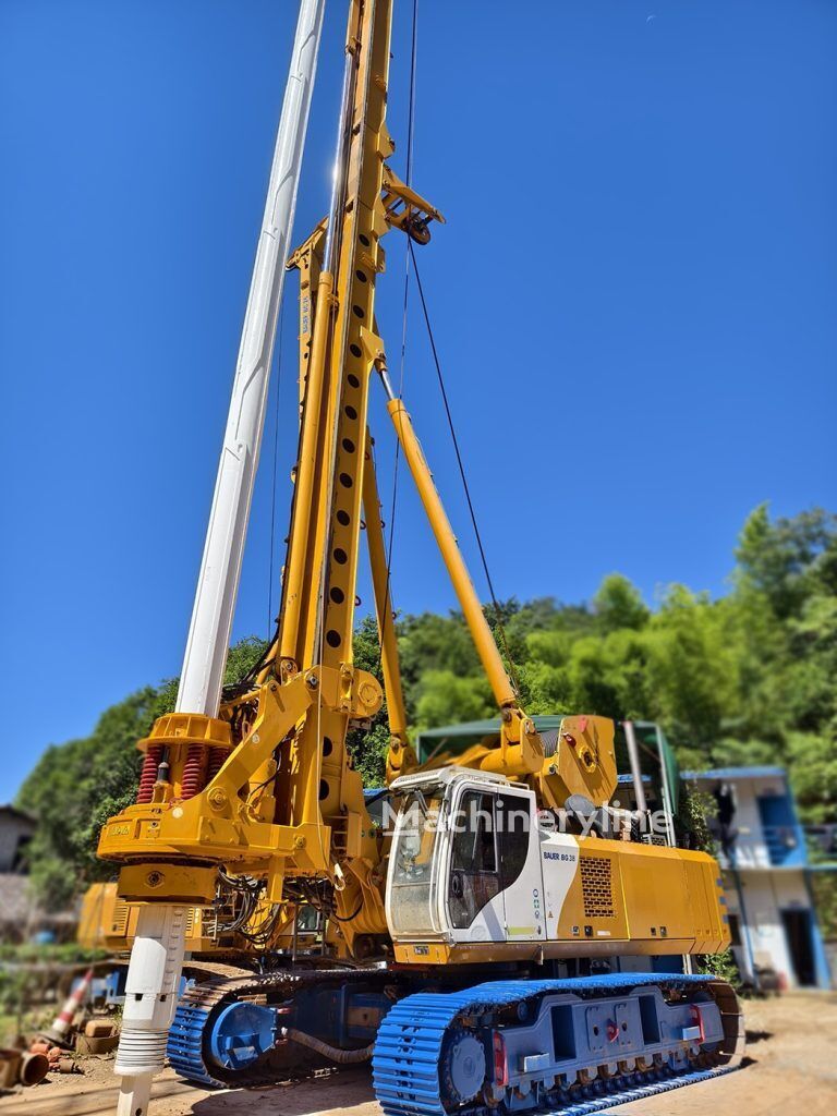 Bauer BG 38 Rotary Drilling Rig pile driver for sale | Machineryline Bauer BG 38 Rotary Drilling Rig pile driver - Machineryline