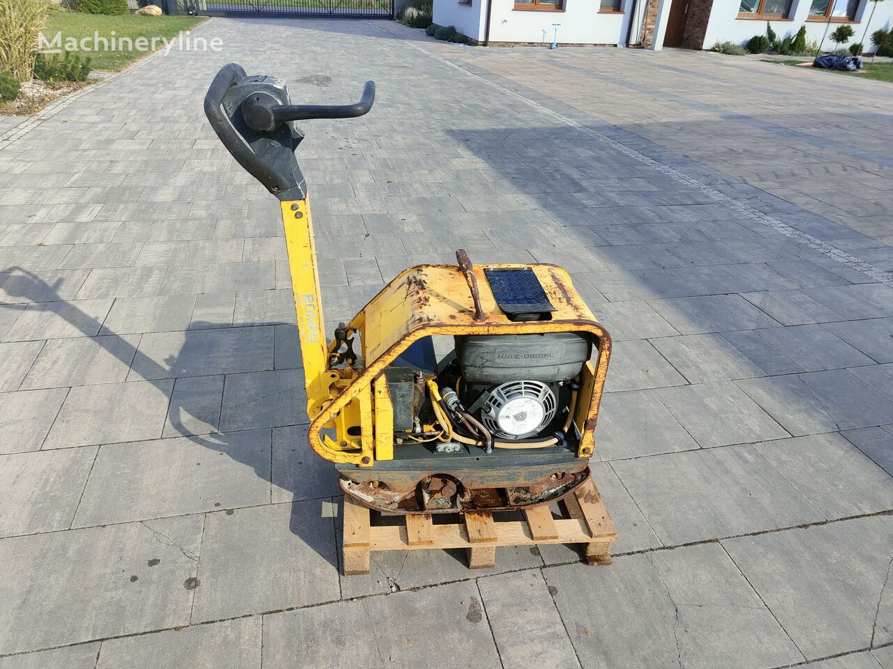 BOMAG BPR 35/42 D plate compactor