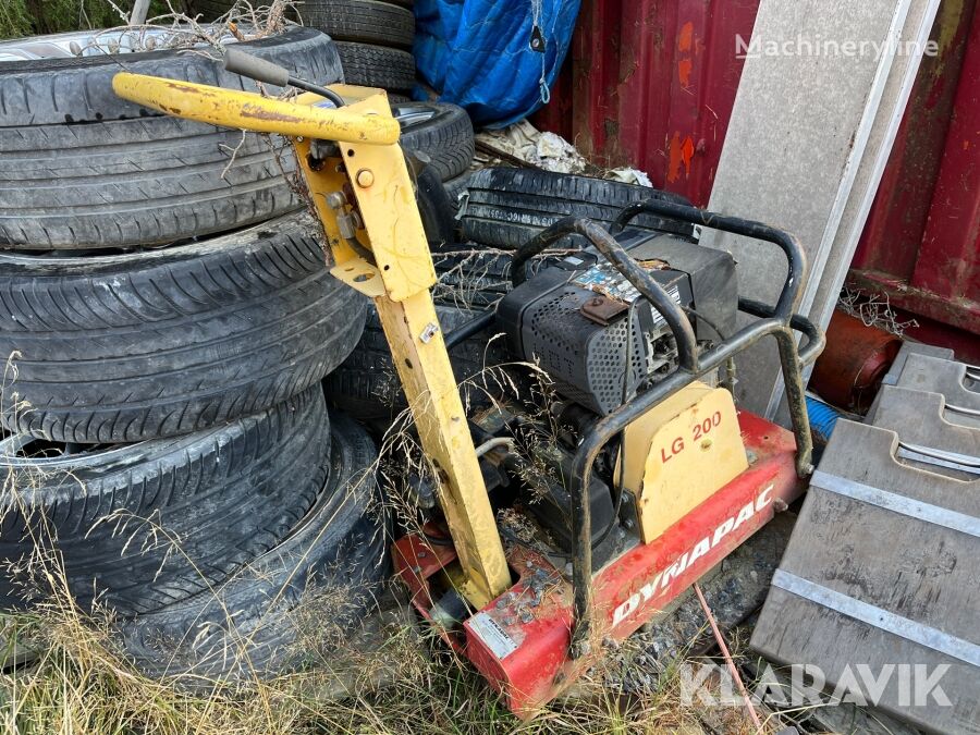 Dynapac LG 200 plate compactor