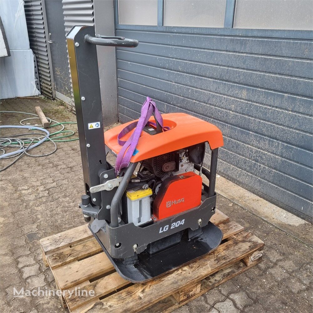 Husqvarna LG 204 plate compactor