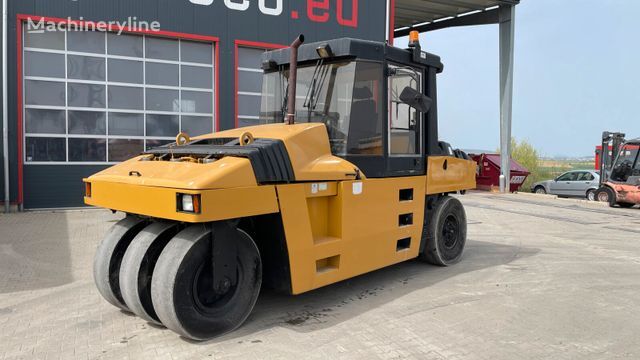 Caterpillar PS-300B  pneimatiskais veltnis