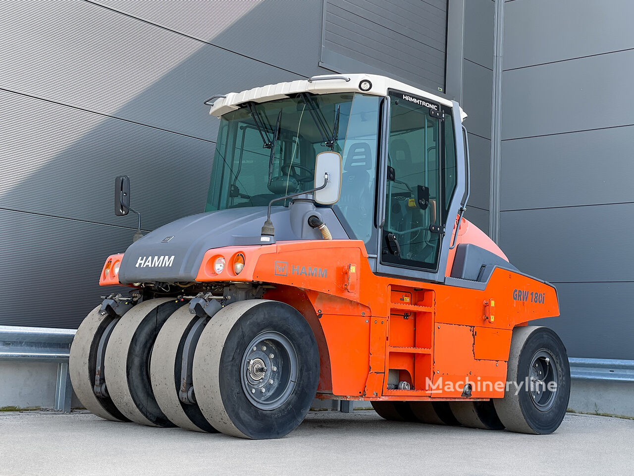 Hamm GRW 180I-10 kumipyöräjyrä - Machineryline