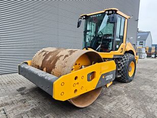 пневмоколесный каток Volvo SD135B