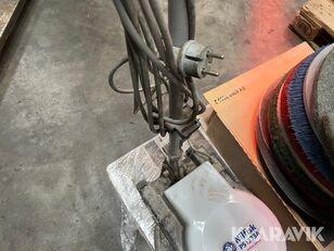 بيع آلة التجليخ Nilfisk Skuremaskiner Nilfisk & Taski 2 - صورة 5 | Machineryline LY آلة التجليخ Nilfisk Skuremaskiner Nilfisk & Taski 2 | صورة 5 - Machineryline