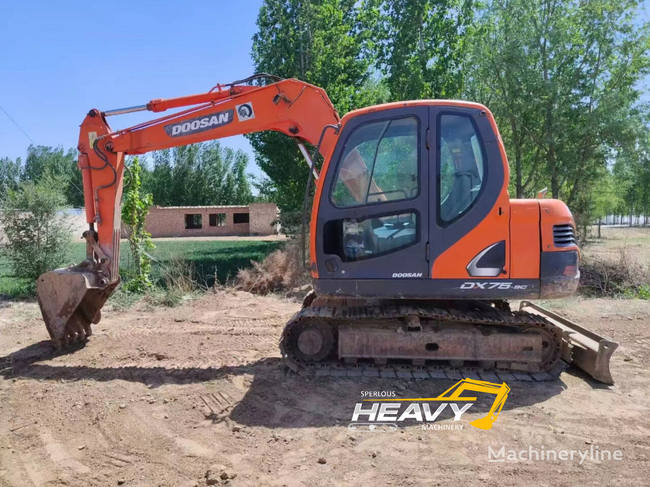 dvoucestní bagr Doosan DX75-9C