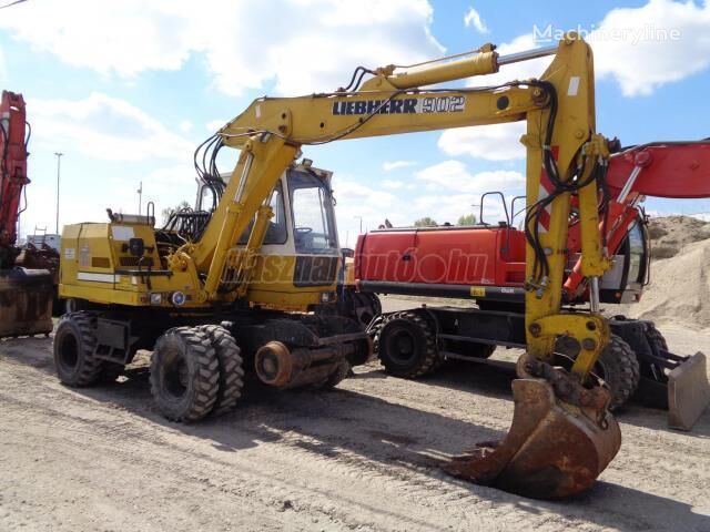 Liebherr A 902 ZW sínenjáró. gumikerekes forgó-kotró rail excavator