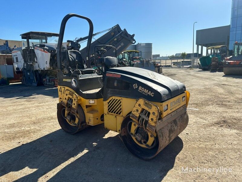 BOMAG BW 120 AD-4 compactador de asfalto