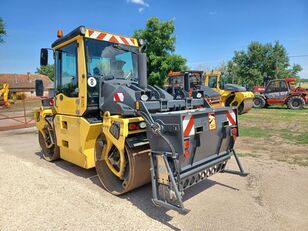 BOMAG BW 154 AP-4AM típusú vibrohenger + gyári Bomag zúzalékszóró úthenger