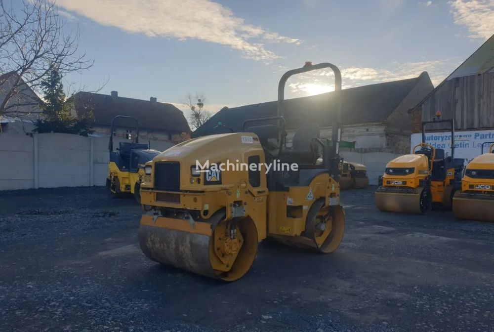 cestni valjar Caterpillar CB 24B road roller