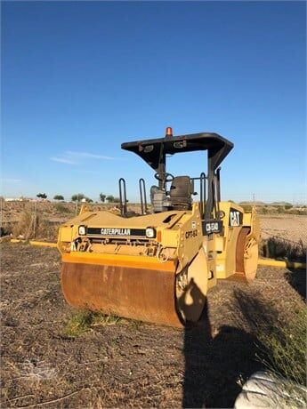 Caterpillar CB-534DXW road roller