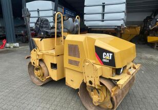 Caterpillar CB24 compactador de asfalto