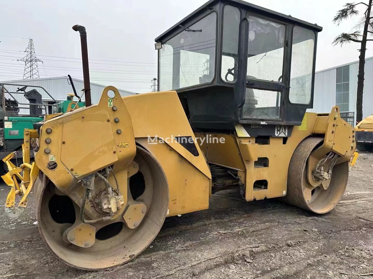 walec drogowy Caterpillar  CB564D