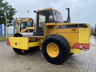 Caterpillar CS583 C compactador de asfalto