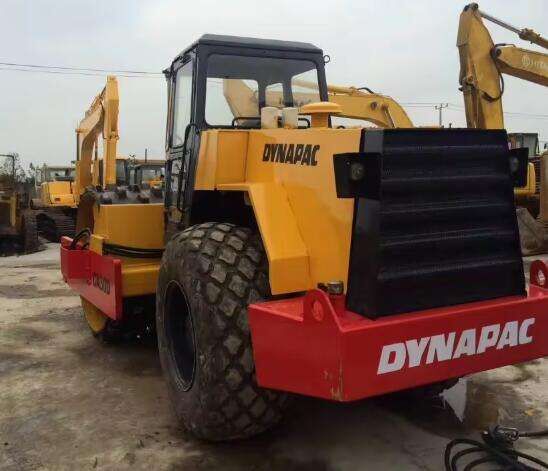 Dynapac CA30D with Sheep horn mill road roller