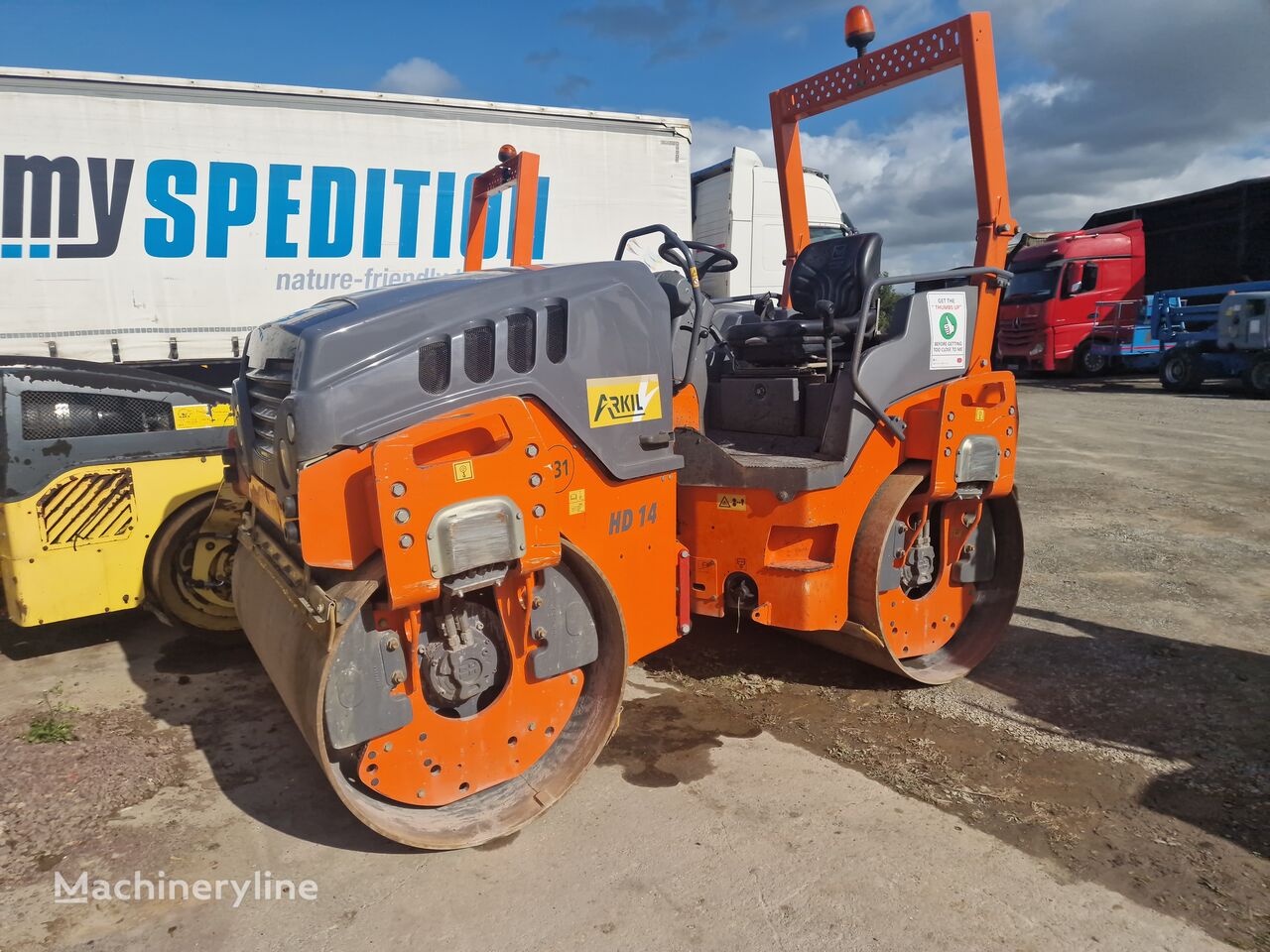 Hamm HD14 road roller