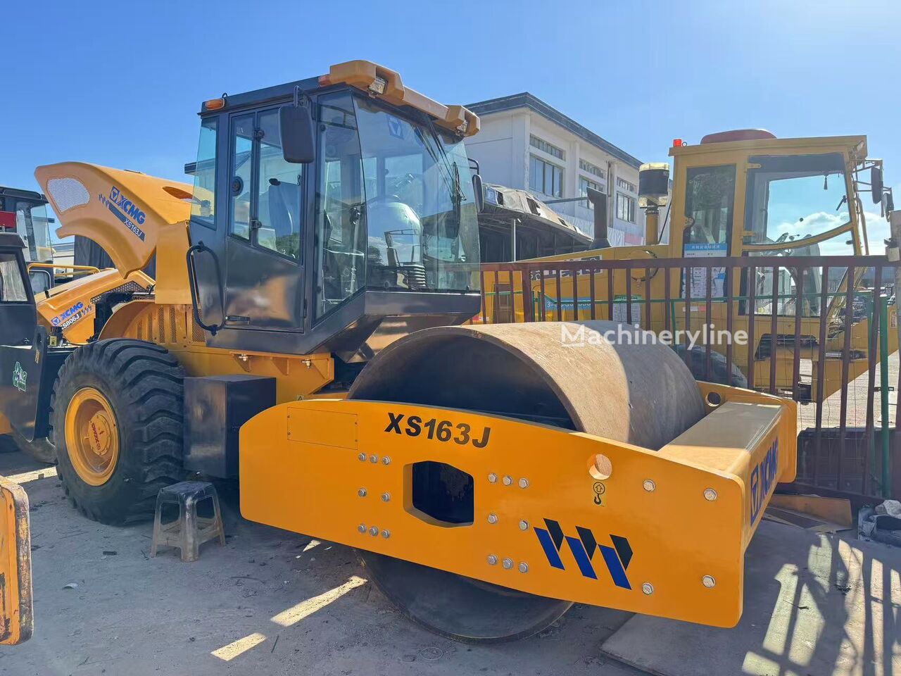 Silniční válec XCMG XS163J - Machineryline
