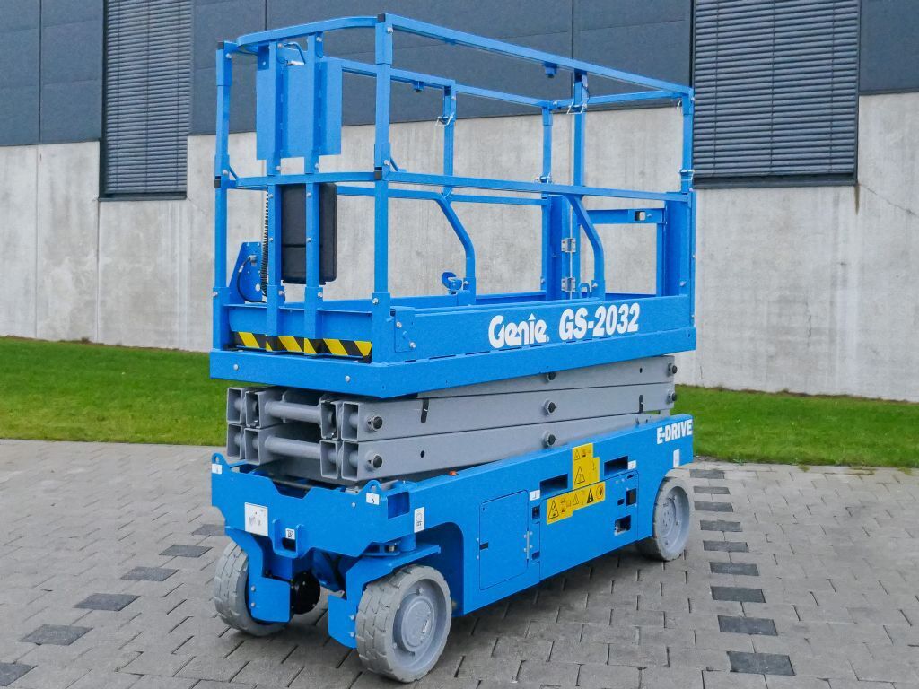 جديد رافعة هيدروليكية مقصية Genie GS-2032 E-Drive