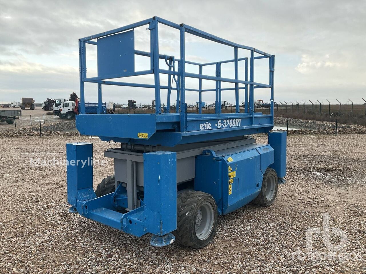 Genie GS-3268 4x4 Diesel 12 Mts 4x4 scissor lift