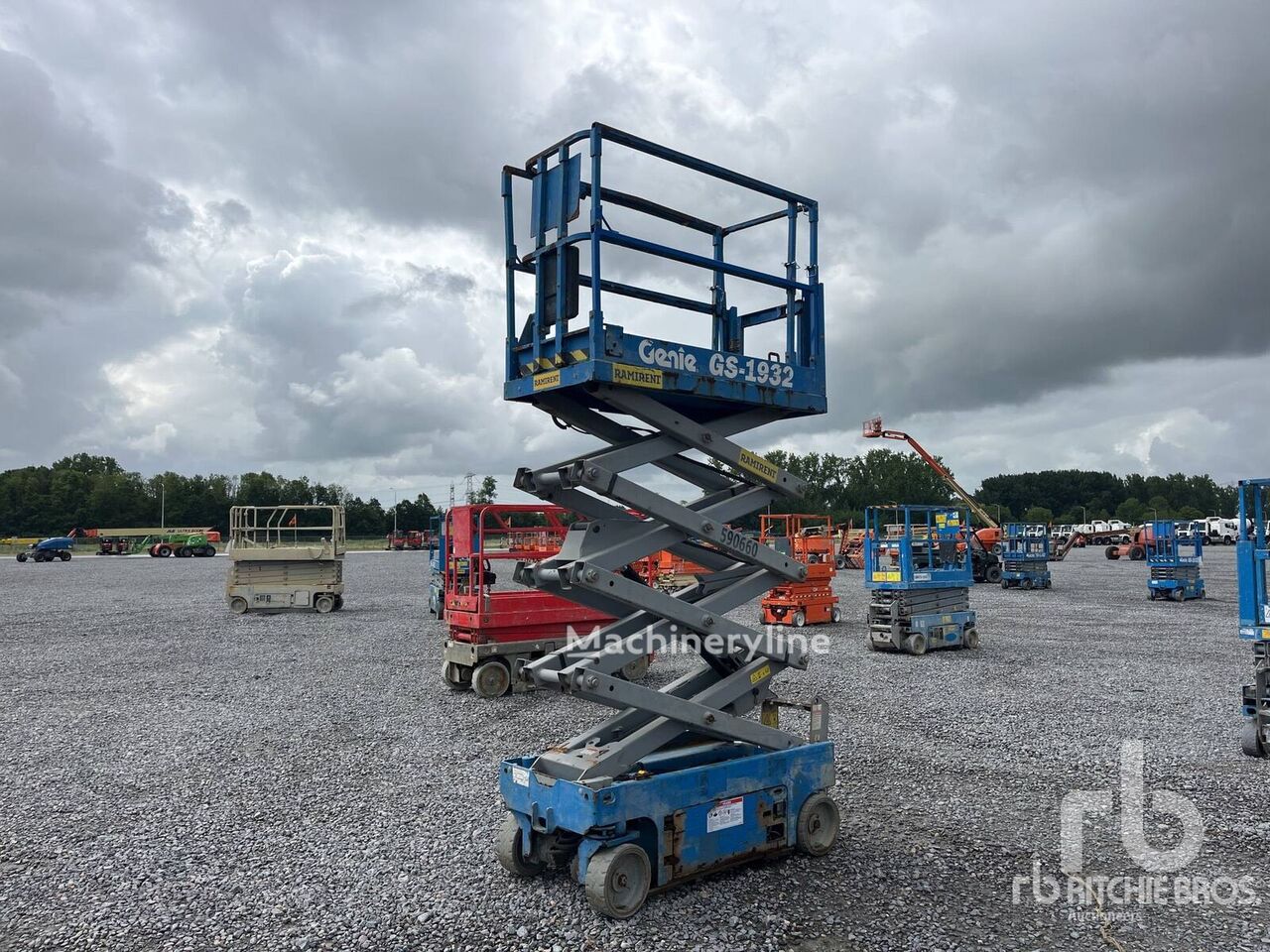 Купить ножничный подъемник Genie GS1932 Electric | Machineryline AZ Ножничный подъемник Genie GS1932 Electric - Machineryline
