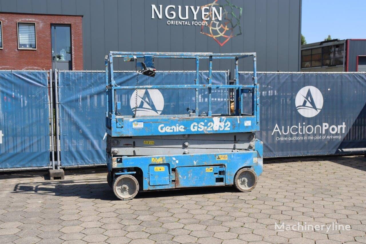 Genie GS2032 scissor lift