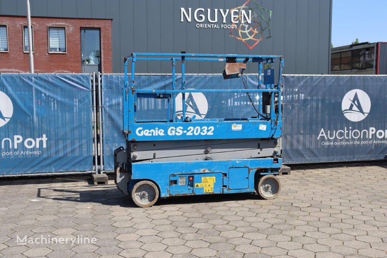 Genie GS2032 scissor lift